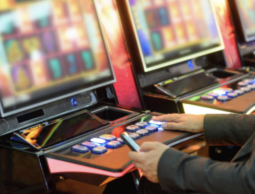 Live Slots vs. Video Slots: Which One Should You Play?